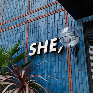 Hotel She,